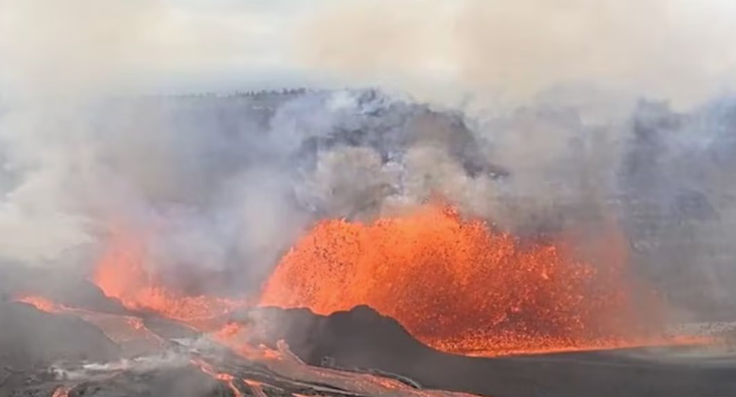 此次噴發(fā)是該火山自2024年12月開始當前噴發(fā)周期以來的第32次噴發(fā)