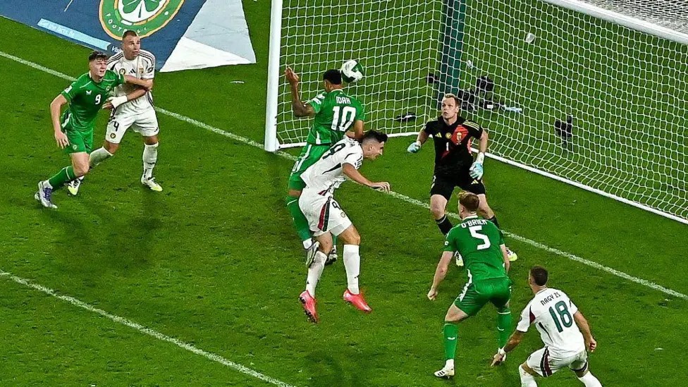 伊達(dá)接曼寧的傳中,頭球擺渡,扳平比分