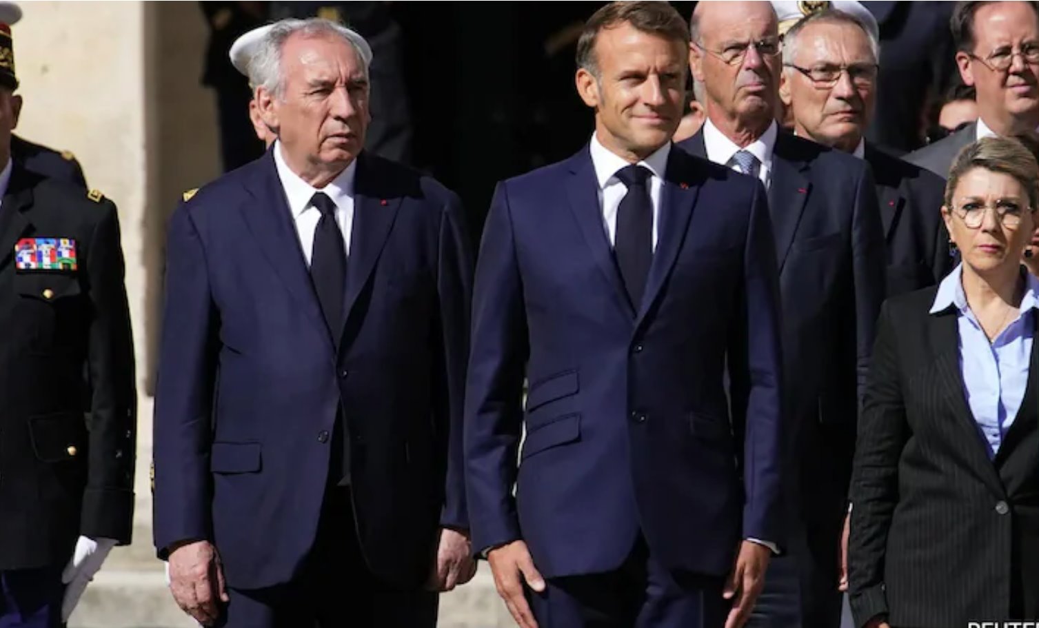 法國總理下臺：對馬克龍政府意味著什么